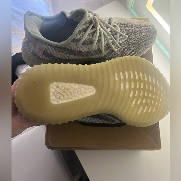 ADIDAS YEEZY boost 350 V2 - Picture 6 of 7